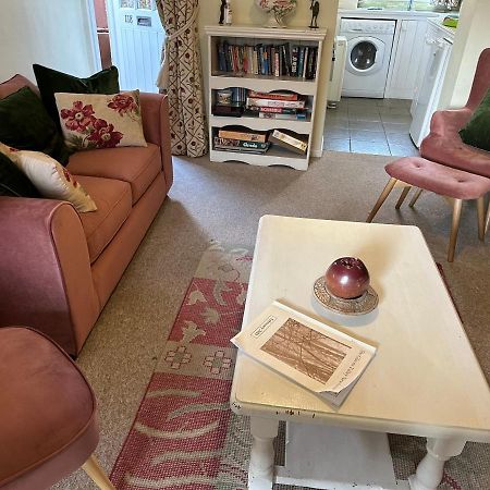 2 Bedroomed Cottage Near Quay بلايكيني المظهر الخارجي الصورة